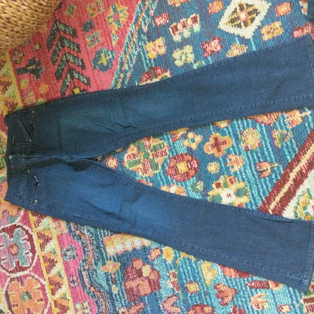 Cache Slim Boot Stretchy Size 4 Jeans